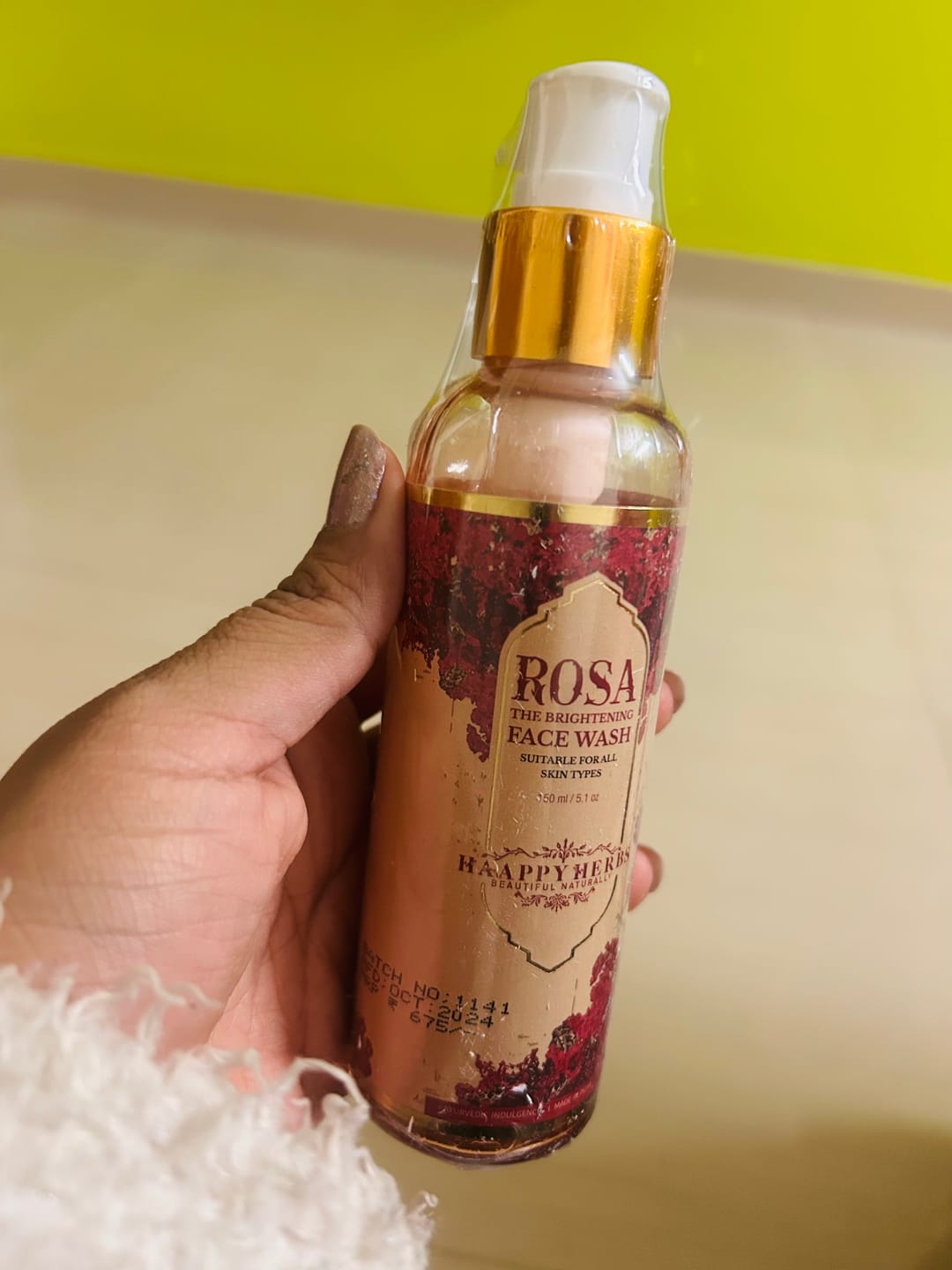 Customer photo review of Rosa The Brightening Facewash
