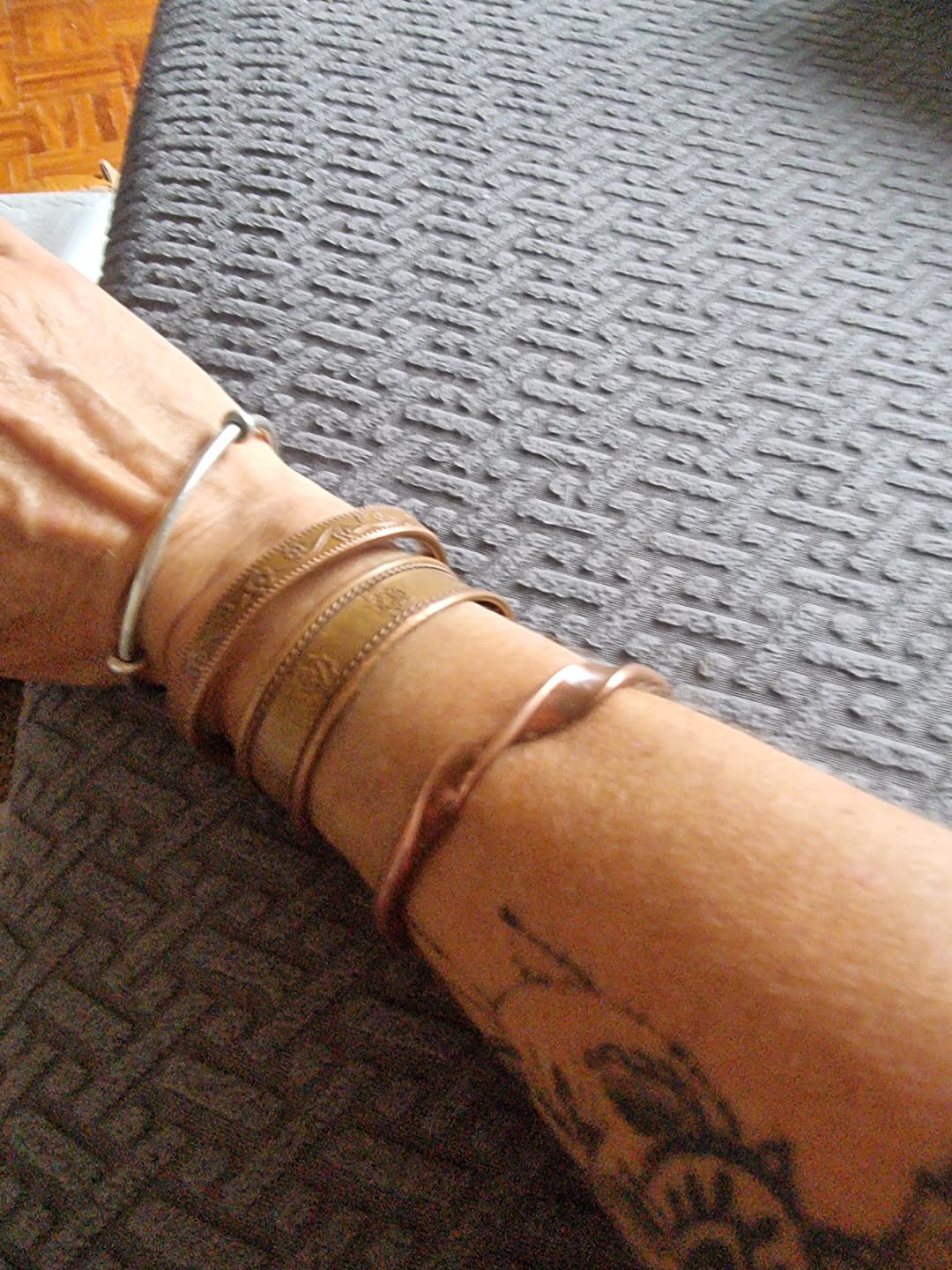 Customer photo review of Solid Twist / No-Magnetic / Copper Bracelet