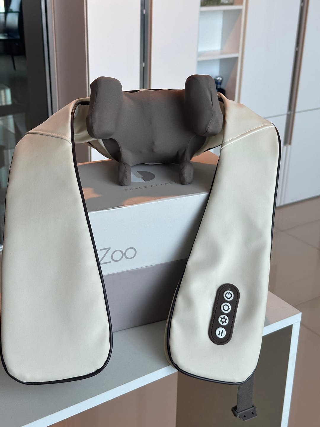 Customer photo review of HiZoo - Neck & Shoulder Massager