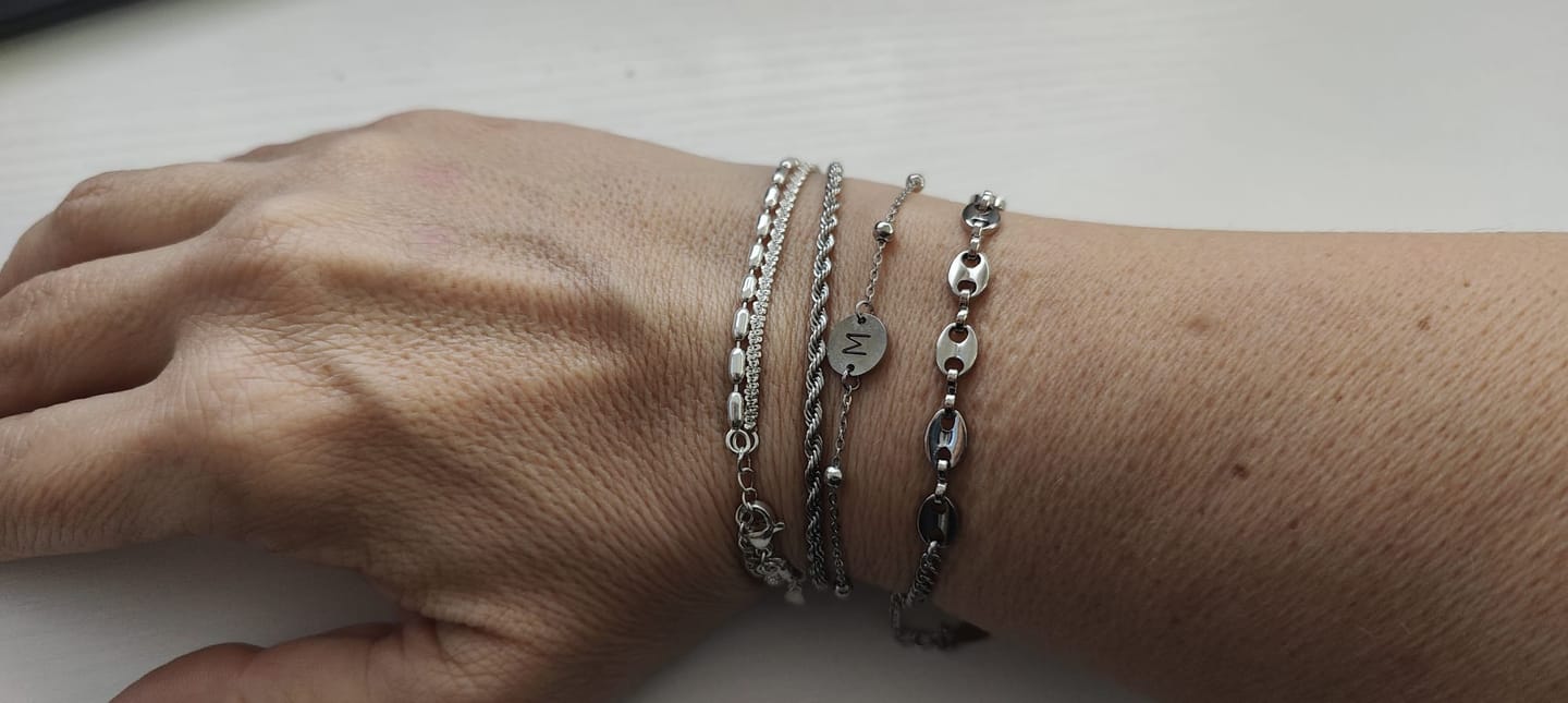 Customer photo review of Pulsera Lace