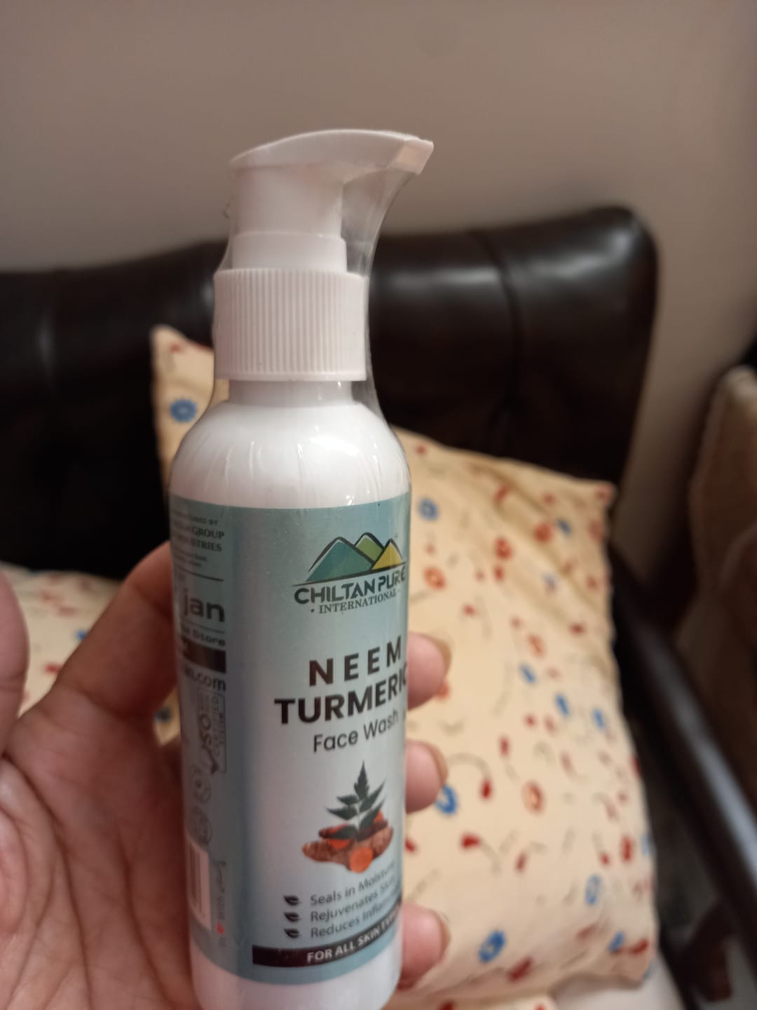 Customer photo review of Men Face Wash – Anti – Impurities, Refreshes Skin, Remove Blackheads & Unclog Pores