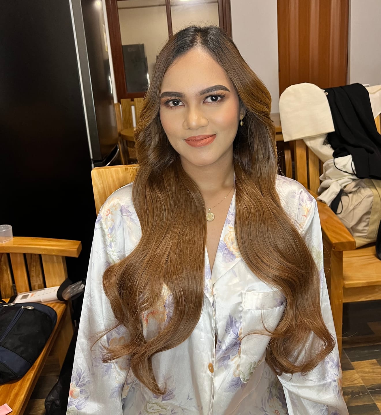 Customer photo review of 22" Bombshell Curls