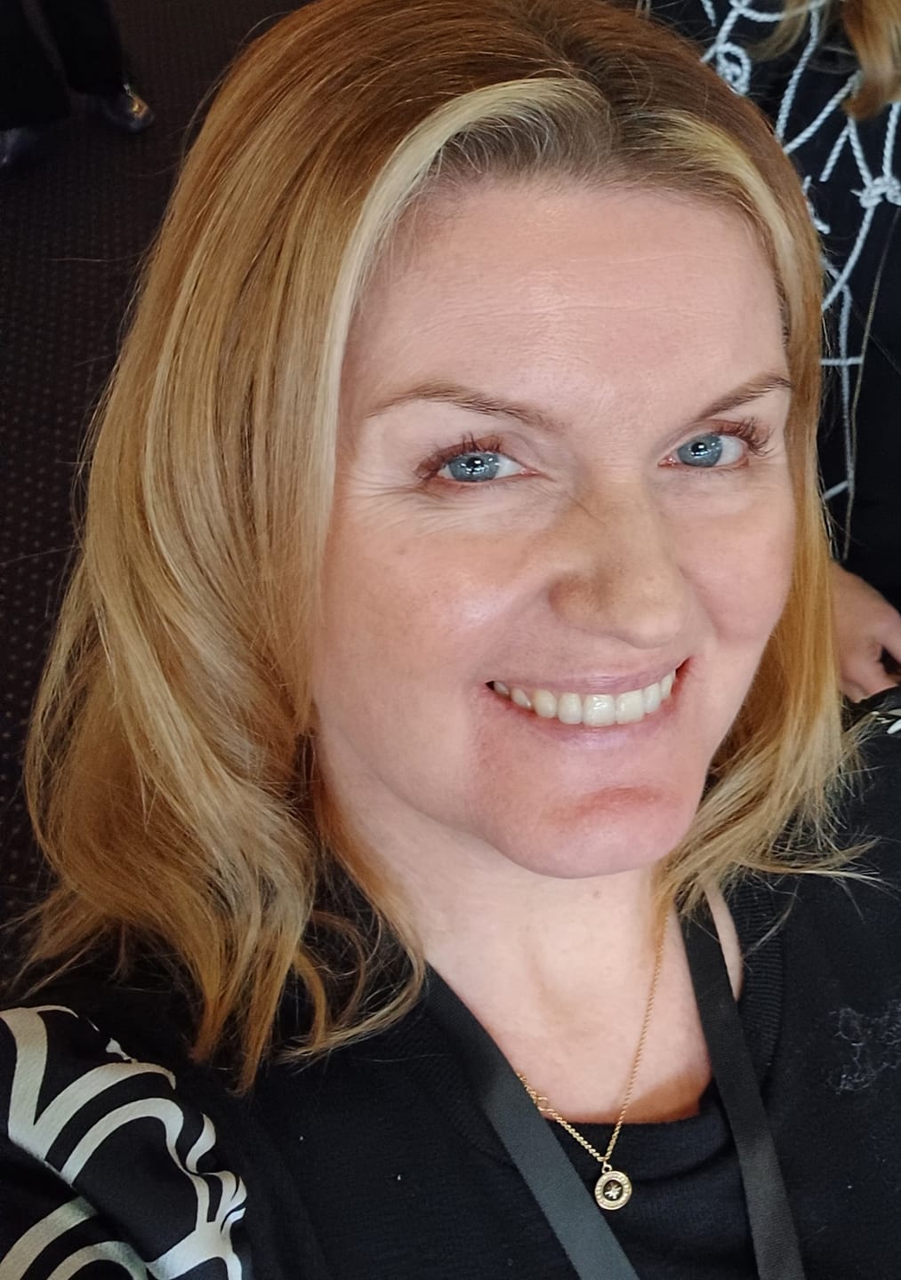 Customer photo review of Stranded 16" One Piece Flicky Clip-in Hair Extension #27/613 Daffodil Dreams
