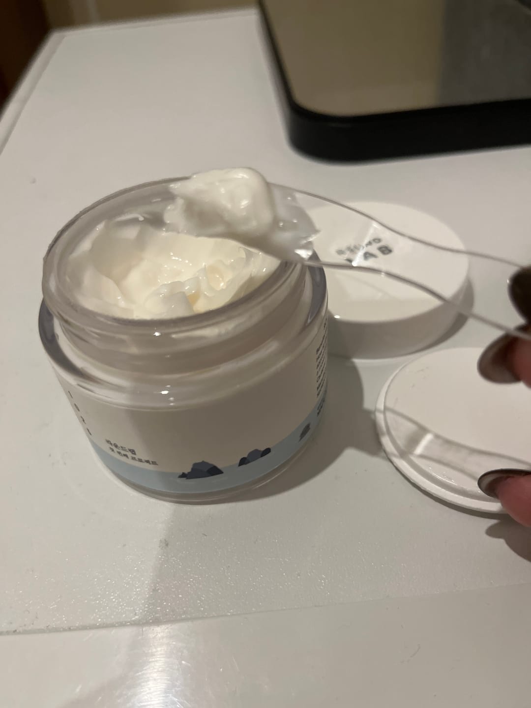 Customer photo review of Mitrinošs krēms ar keramīdiem un jūras ūdeni Round Lab 1025 Dokdo Cream
