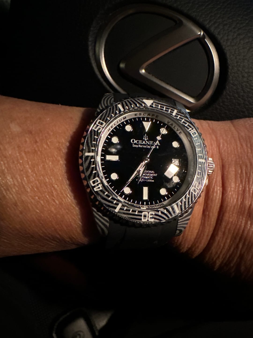 Customer photo review of Oceaneva Men's Deep Marine Explorer II 1250m Damascus Steel Watch Rubber Strap