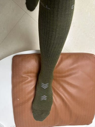 Customer photo review of Men‘s Knee High Socks