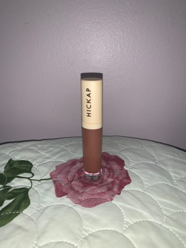 Customer photo review of Dewy Lips Velvet Gloss - Burnt Sugar