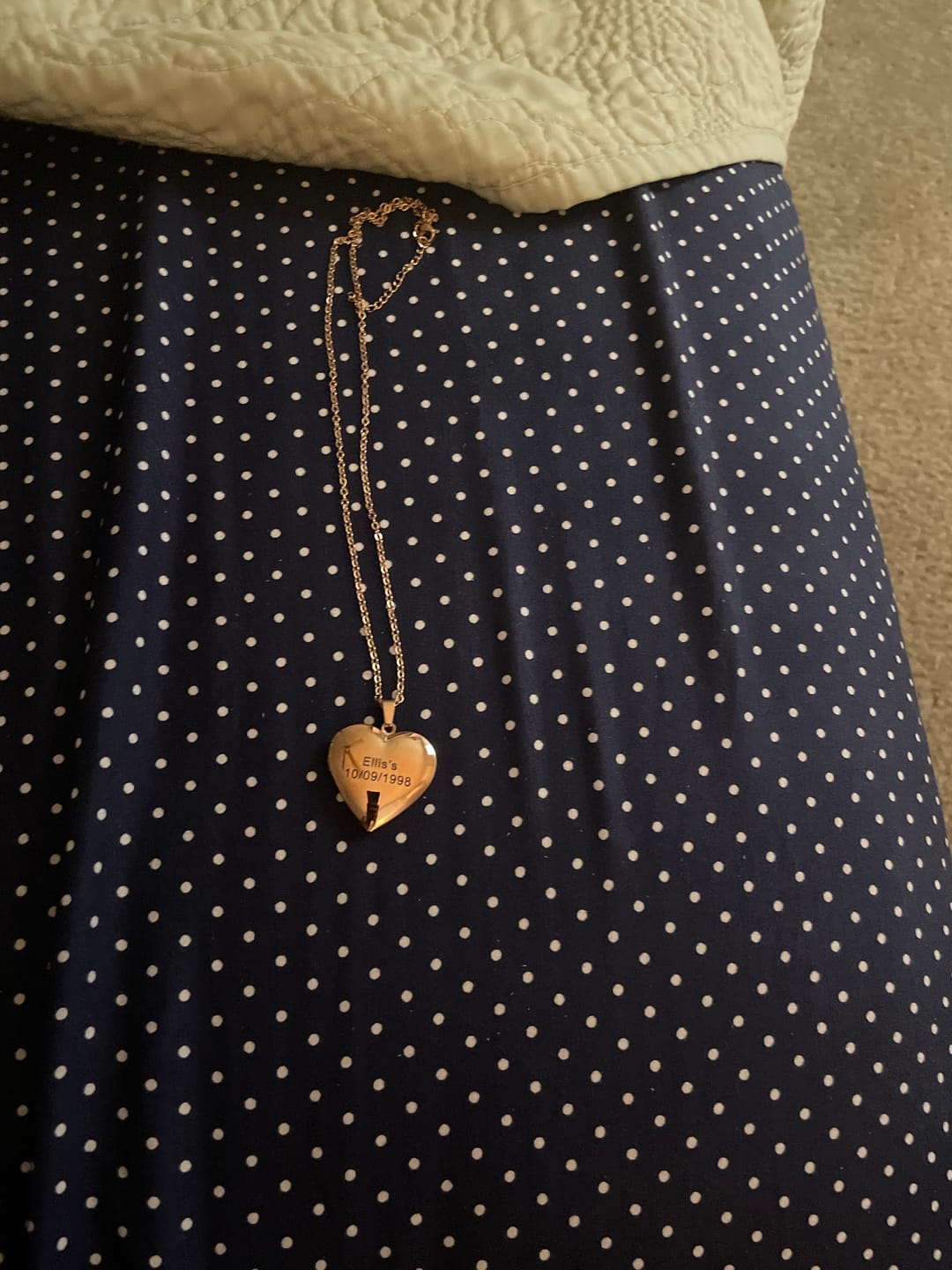 Customer photo review of Foldable Photo Frame Necklace Heart