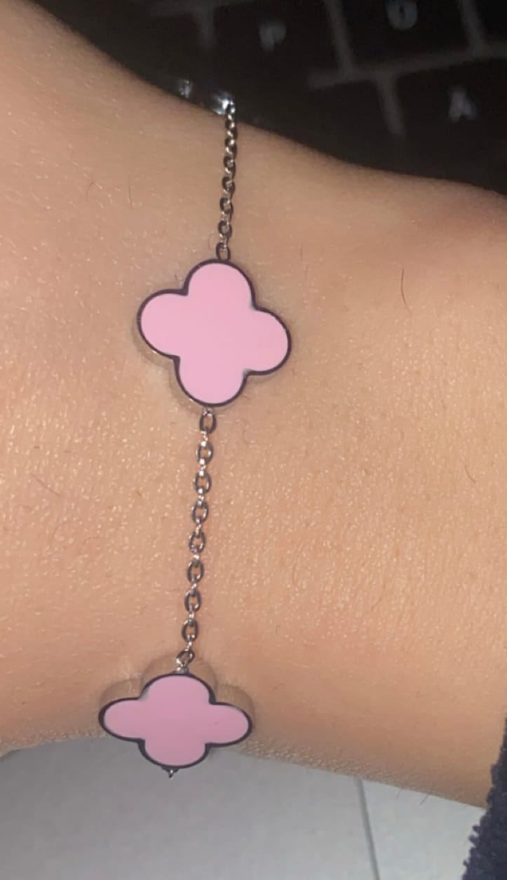 Customer photo review of Pink Clover Armband | 18K vergoldet