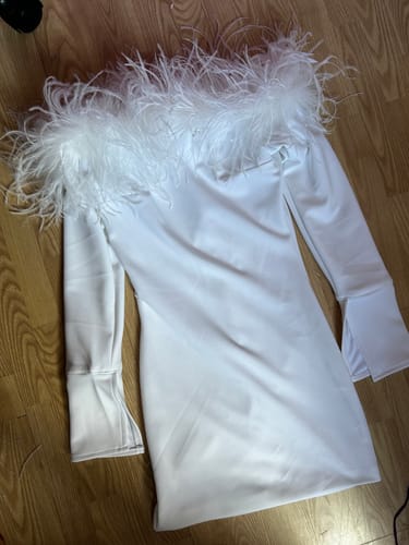 Customer photo review of Ostrich Feather Boa 3 ply x 1m BO001