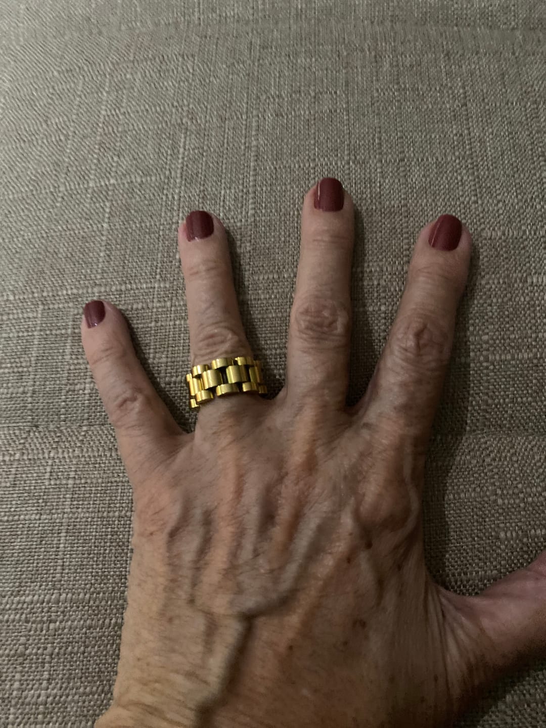 Customer photo review of Anel Beauty Largo Elos Minimalista Banhado em Ouro 18k