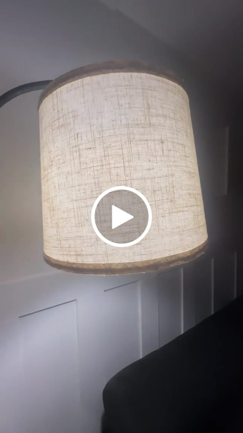 Customer video review of Luminária de Chão Dimerizável com 3 Níveis de Iluminação
