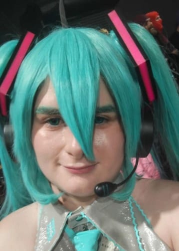 Customer photo review of Vivid Brilliant Turquoise