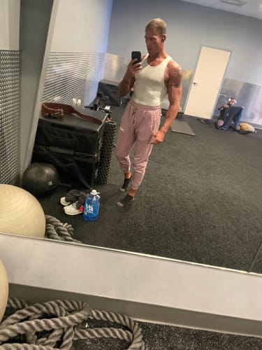 Customer photo review of 2022 - Love Sets - Joggers