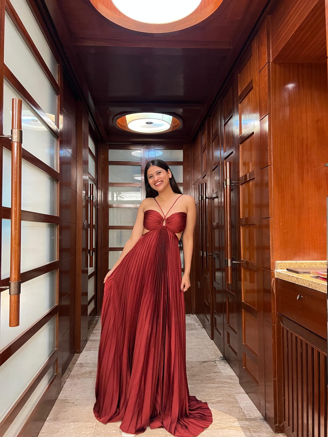 Customer photo review of Hay Luxe Pleated Flowy Maxi Dress