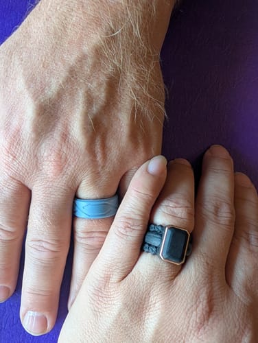 Customer photo review of GIFT RING Men's 4Love Silicone Ring. Soft, Comfortable & Durable Wedding Band. High-Quality. US Design Patent