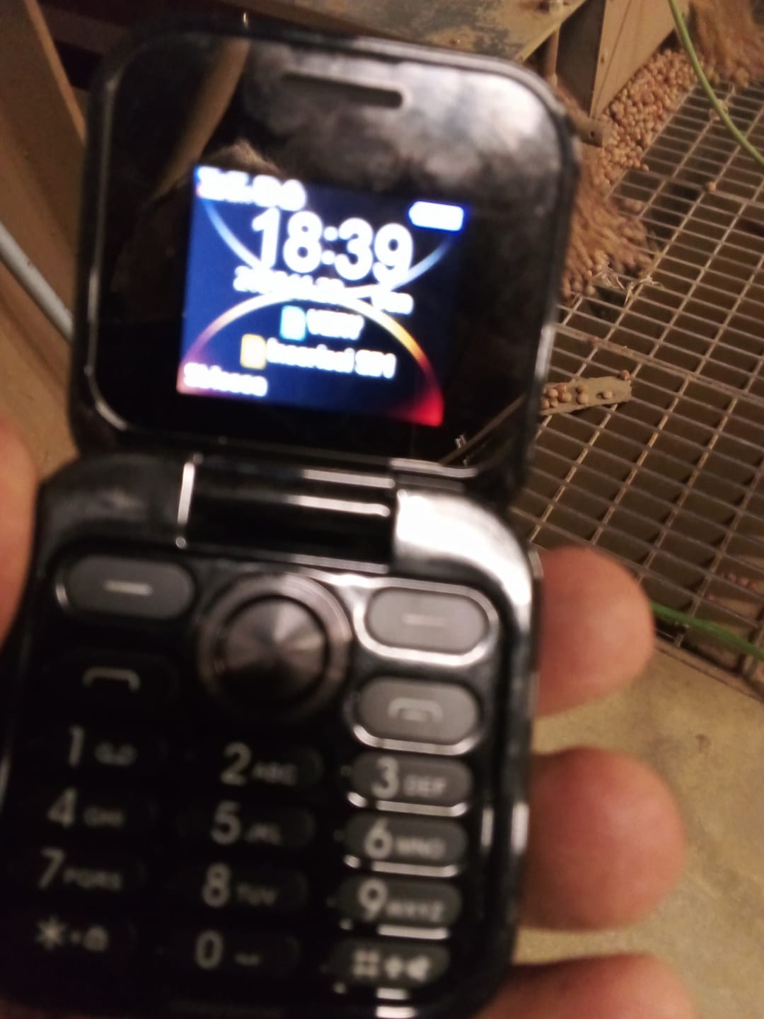 Customer photo review of i17 PRO - Mini Telefono cellulare pieghevole, Fotocamera HD, Messaggi, Internet, Radio Fm, Dual Sim, Torcia, Pieghevole