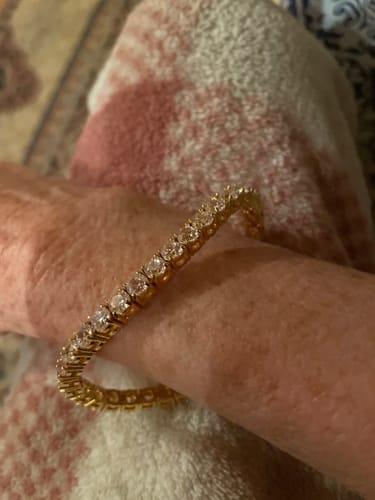 Customer photo review of TENNISBOY BRACELET. - 5MM 18K GOLD