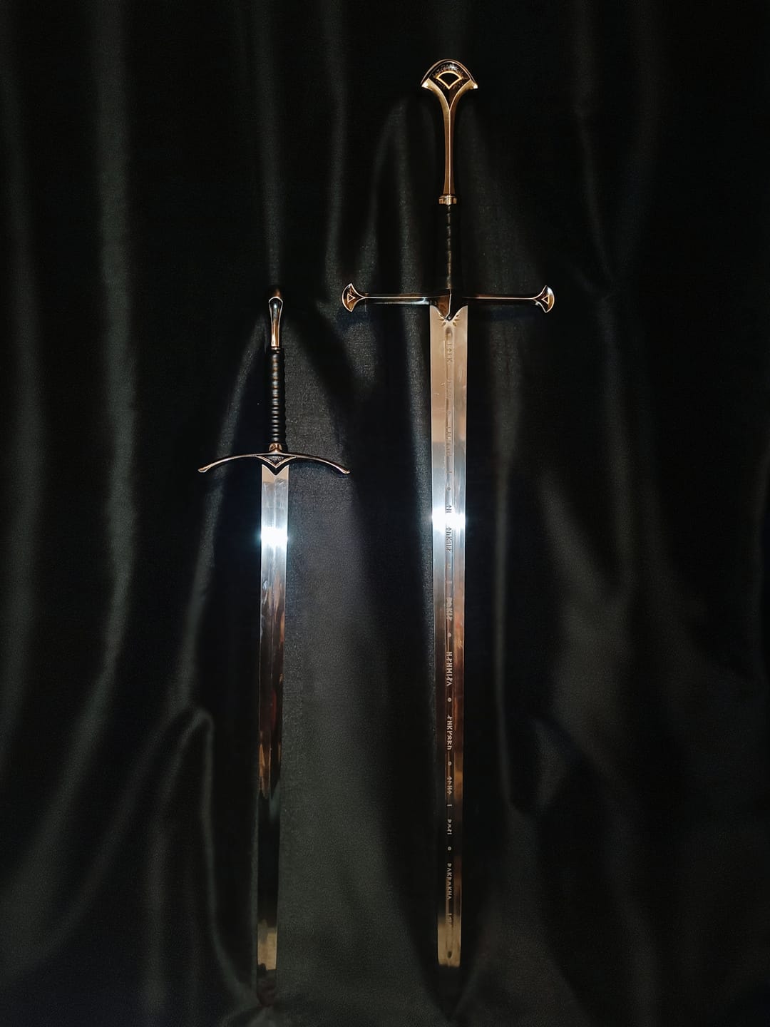 Customer photo review of The Lord Of The Rings - Deluxe Anduril With Display Plaque & Scabbard