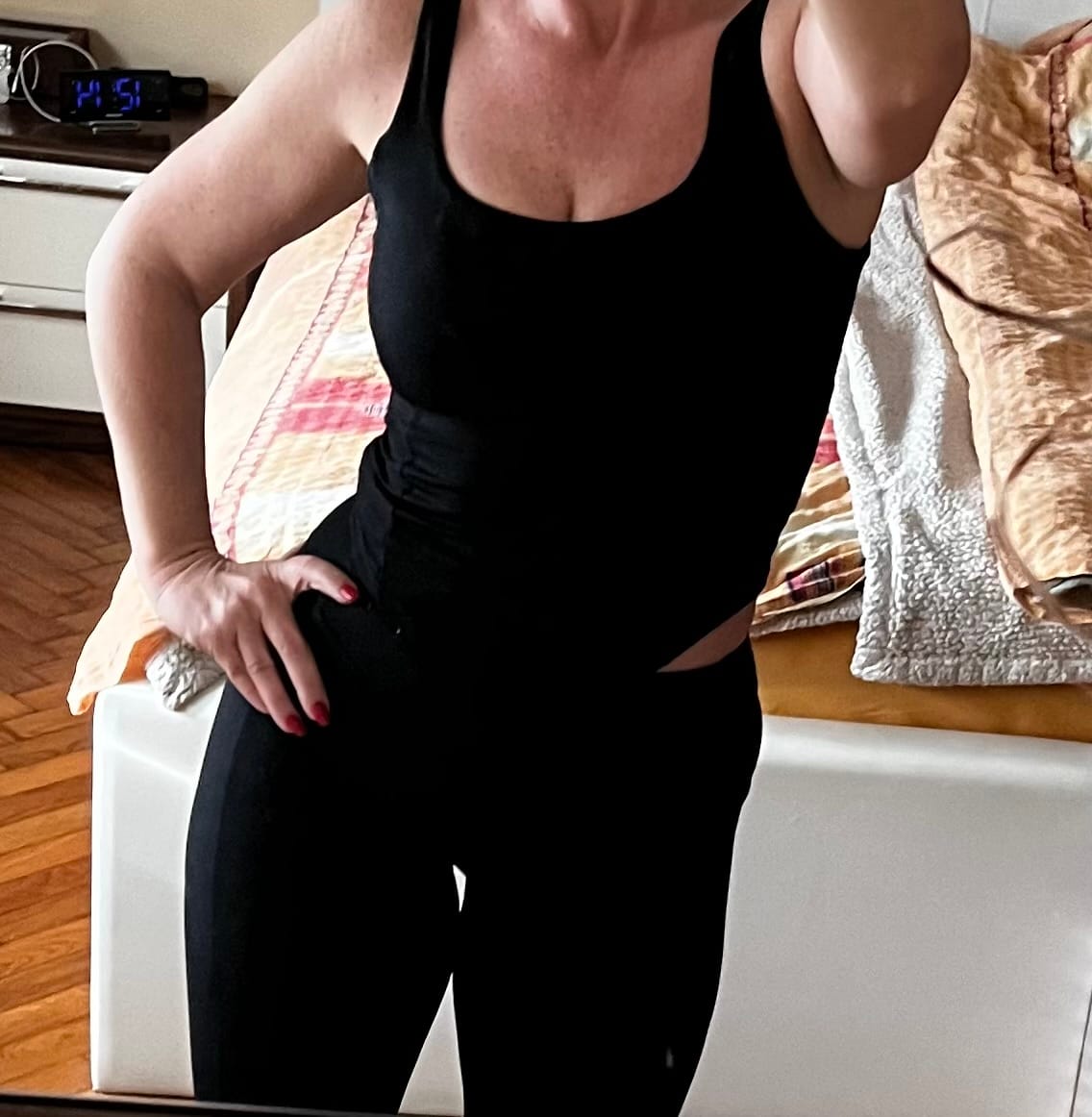 Customer photo review of SECOND SKIN POCKET LEGGINGS