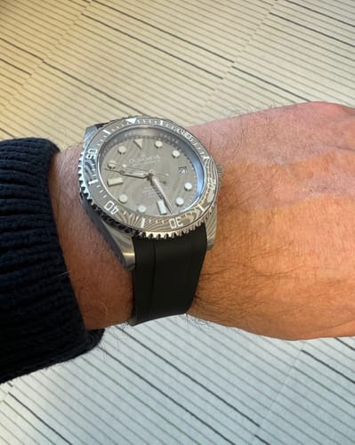 Customer photo review of Oceaneva Mens Deep Marine Explorer II Damascus Steel Dial Watch Rubber