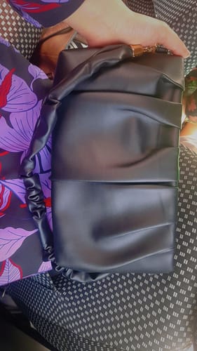 Customer photo review of Qoolish Pack of 1: Black 8 pocket hanging purse organizer