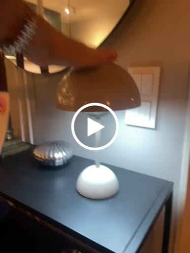 Customer video review of Bordslampa - Svamplampa Flowerbud - Batteridriven 5000 mAH