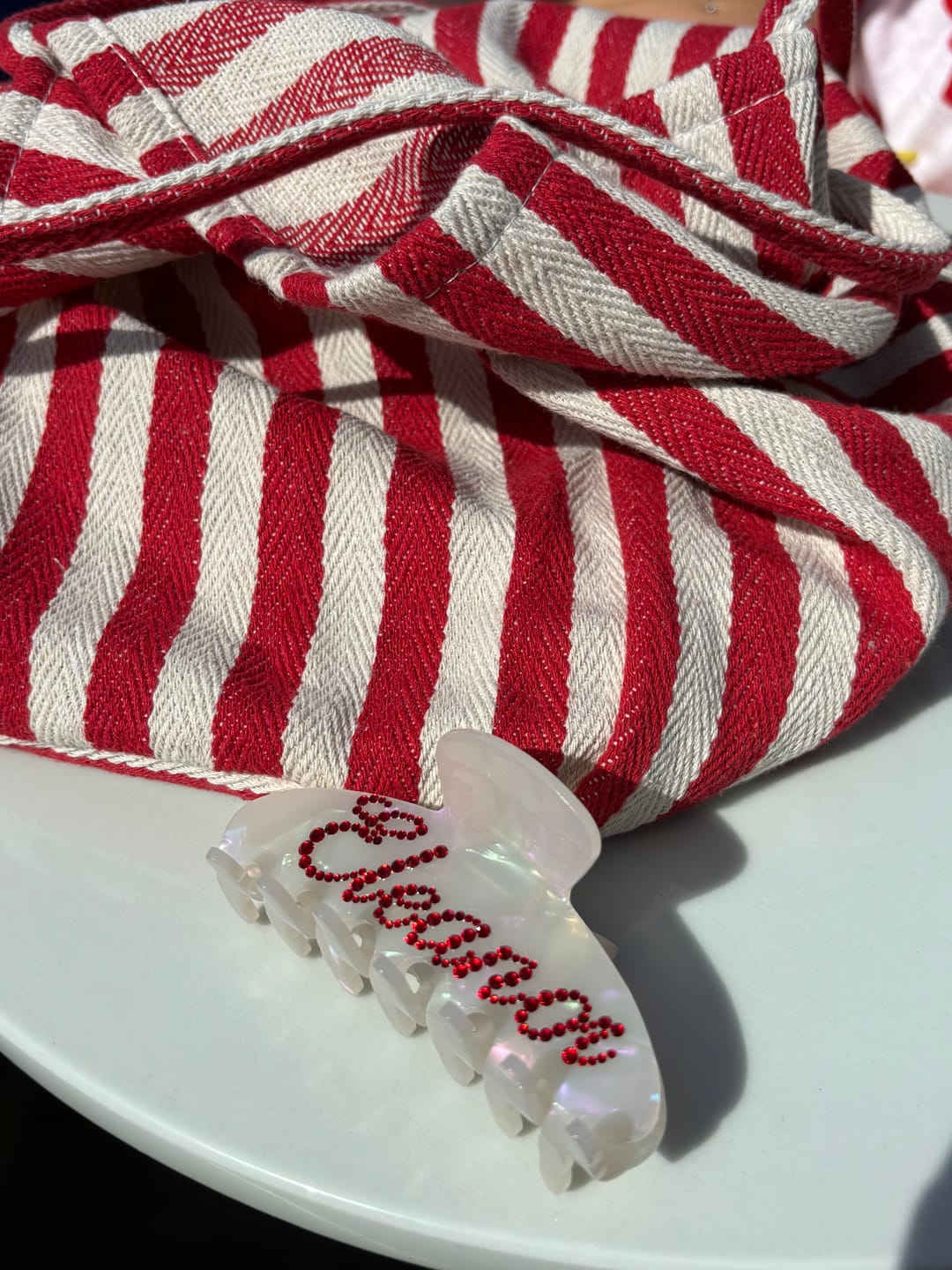 Customer photo review of custom hair claw clip
