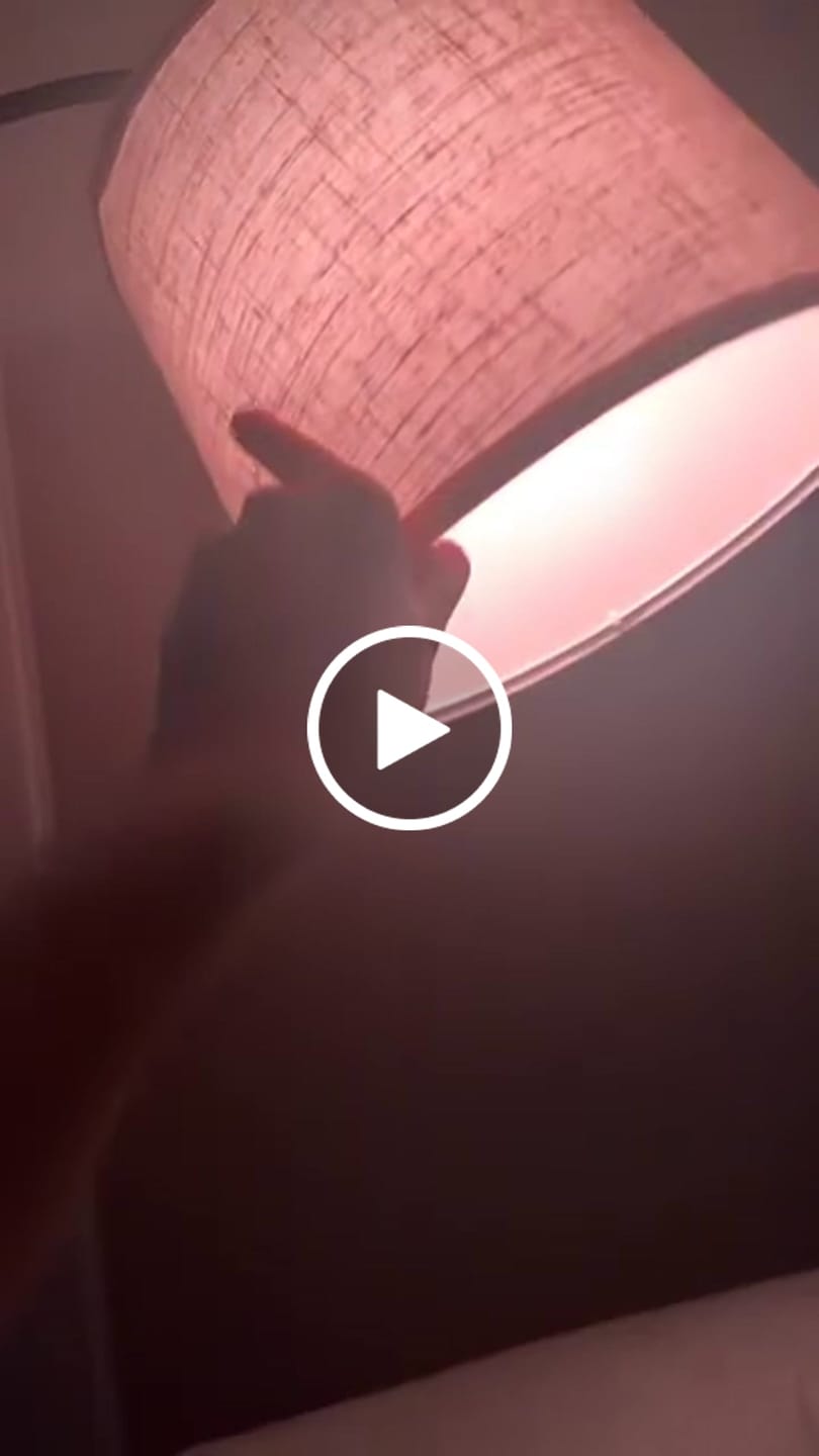 Customer video review of Luminária de Chão Dimerizável com 3 Níveis de Iluminação