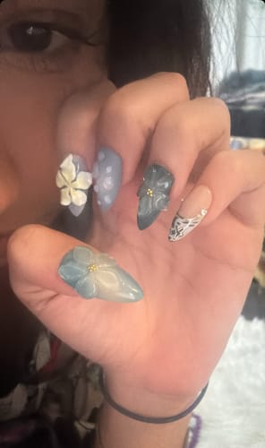 Customer photo review of Custom Nails