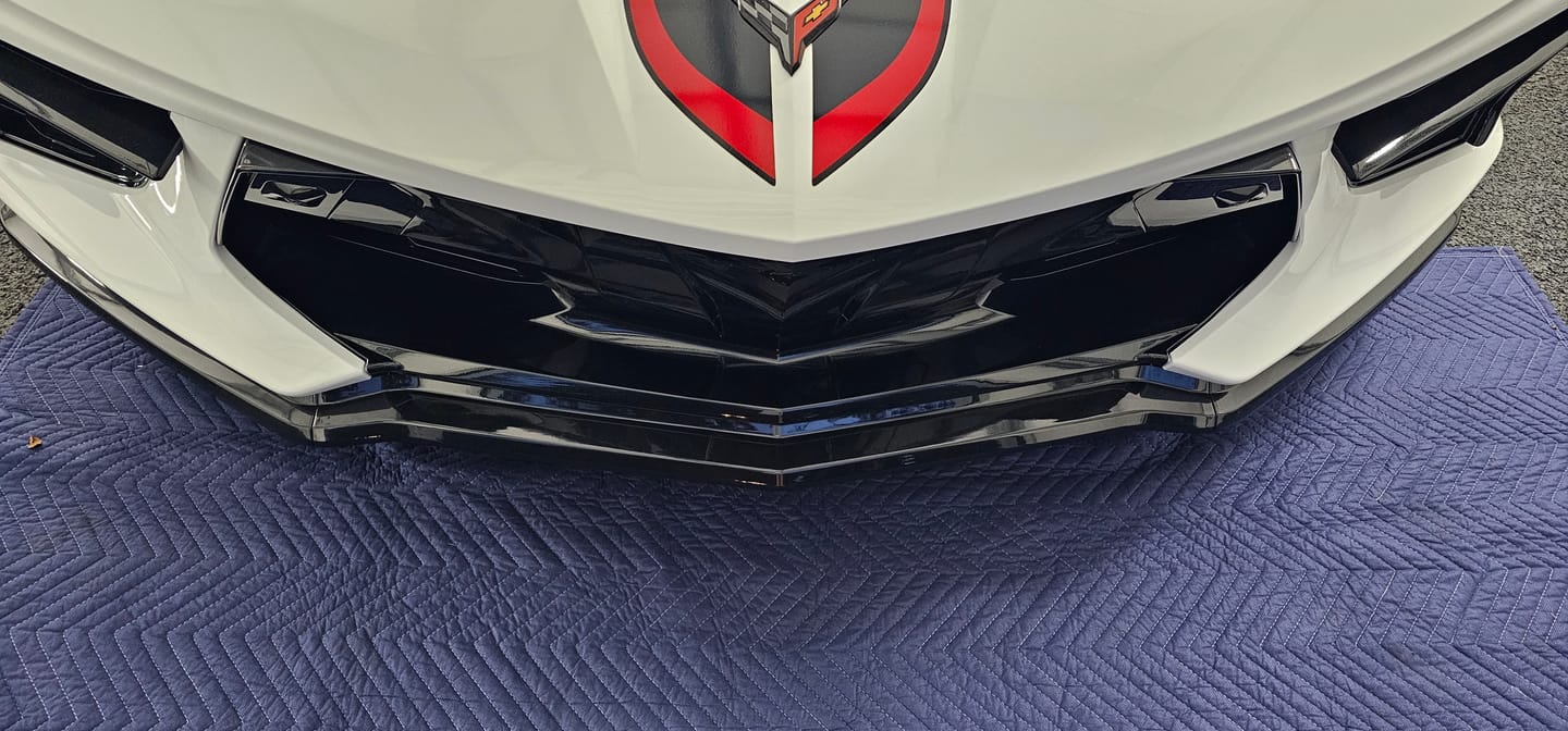 Customer photo review of Chevrolet Corvette C8 Z51 Package Front Splitter