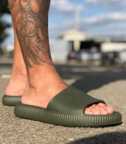 V I. review of Cloud Walk Cushioned Sliders image 1 out of 1