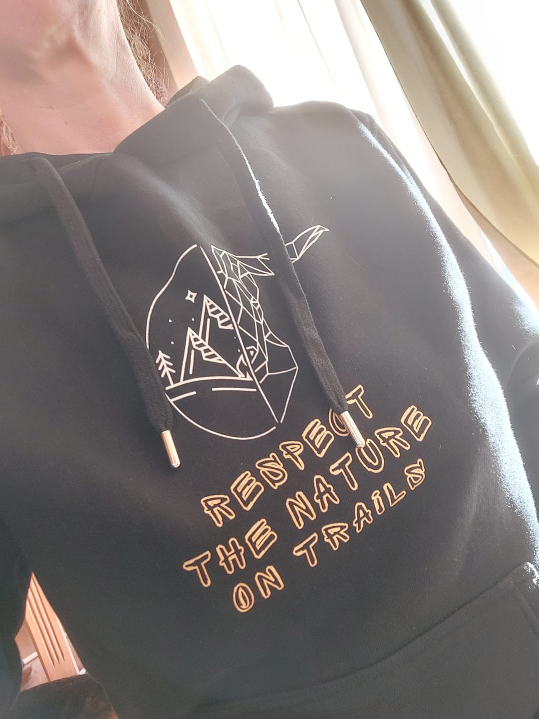 Customer photo review of respect the nature on trails - Bio Premium Hoodie