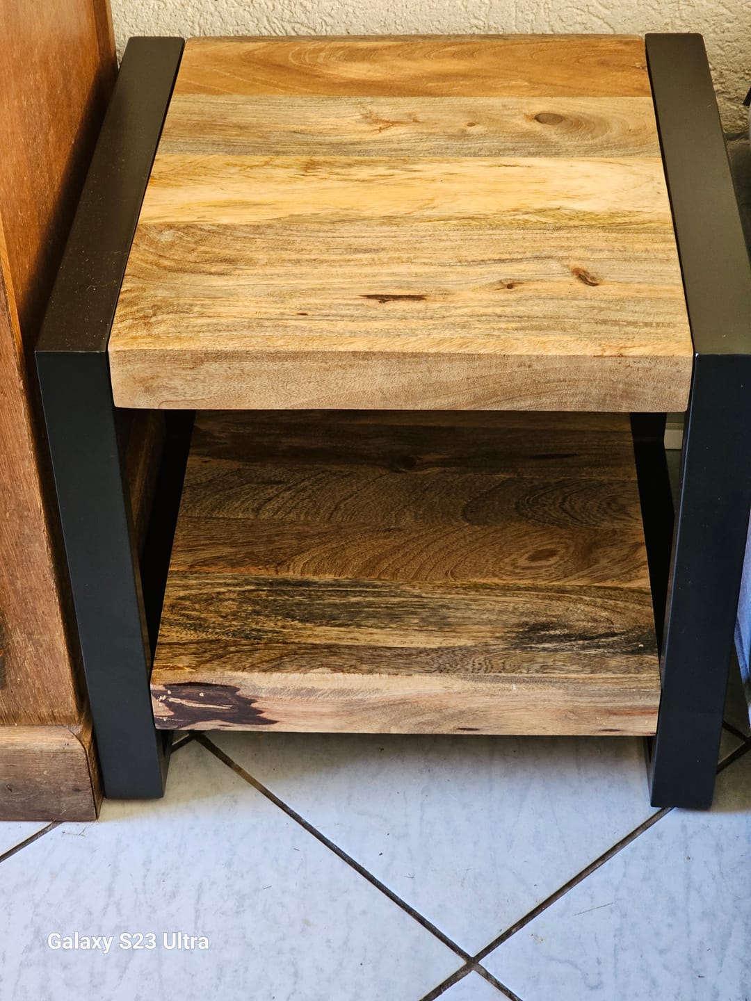 Customer photo review of Salontafel Bijzettafel Industrieel Design | Mangohout en Staal | 50x50x45