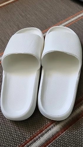 F L. review of Cloud Walk Cushioned Sliders image 1 out of 1
