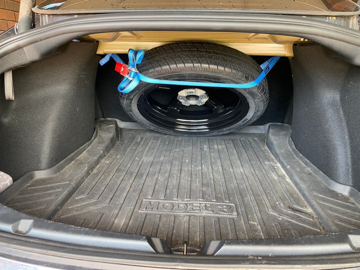 Customer photo review of TESLA Spare Wheel Kit Space Saver Tyre for Model 3  - HUB CENTRIC - SR LR, Performance, Highland - 2017-2026