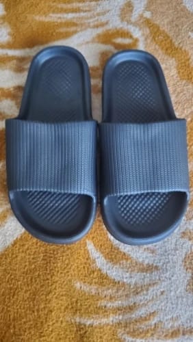 I O. review of Cloud Walk Cushioned Sliders image 1 out of 1