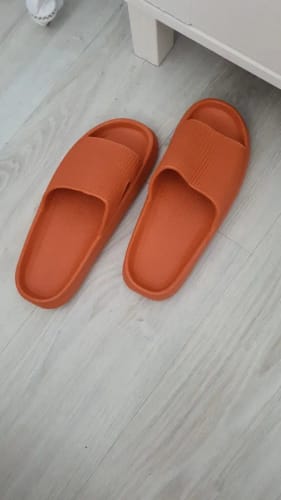 L O. review of Cloud Walk Cushioned Sliders image 1 out of 1