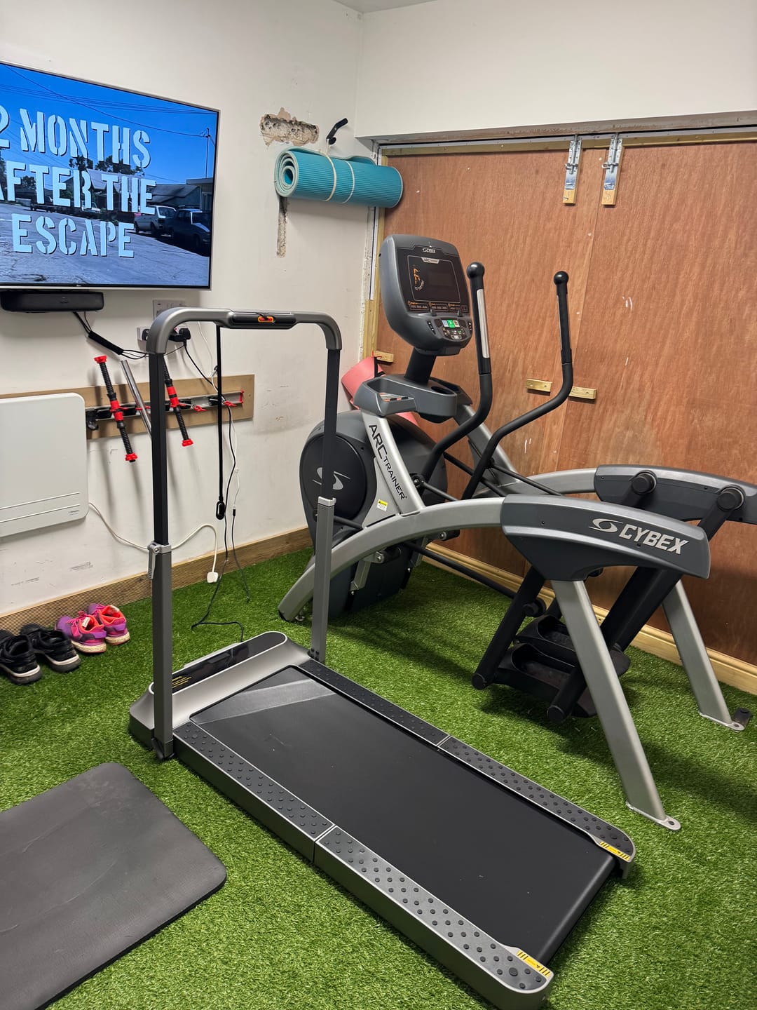 Customer photo review of WalkingPad R2 Walk&Run 2IN1 Folding Treadmill 7.5 MPH 240 lbs For UK