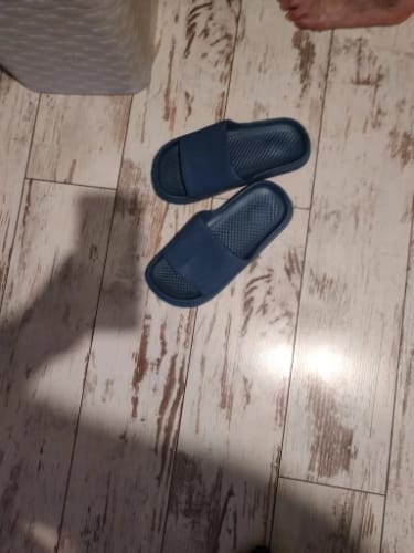 Х В. review of Cloud Walk Cushioned Sliders image 1 out of 1