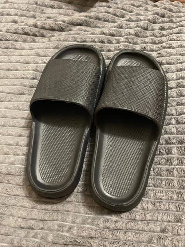 S S. review of Cloud Walk Cushioned Sliders image 1 out of 1