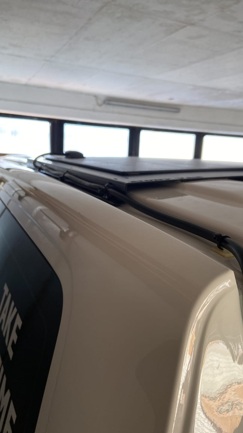 Customer photo review of MobyVan Solarhalter / Solarträger für VW T5 - T6.1