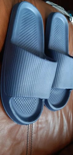 L A. review of Cloud Walk Cushioned Sliders image 1 out of 1