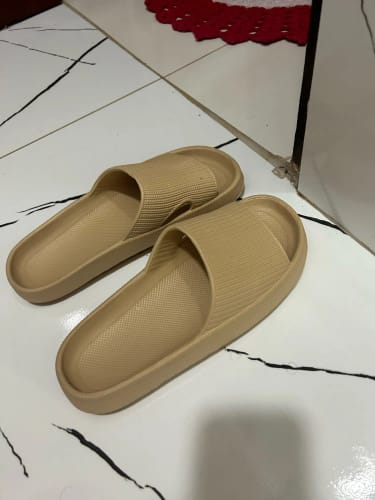 Shopper review of Cloud Walk Cushioned Sliders image 1 out of 1