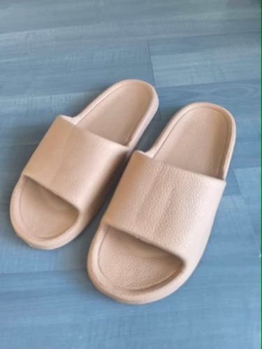 Customer photo review of Cloud Walk Cushioned Sliders