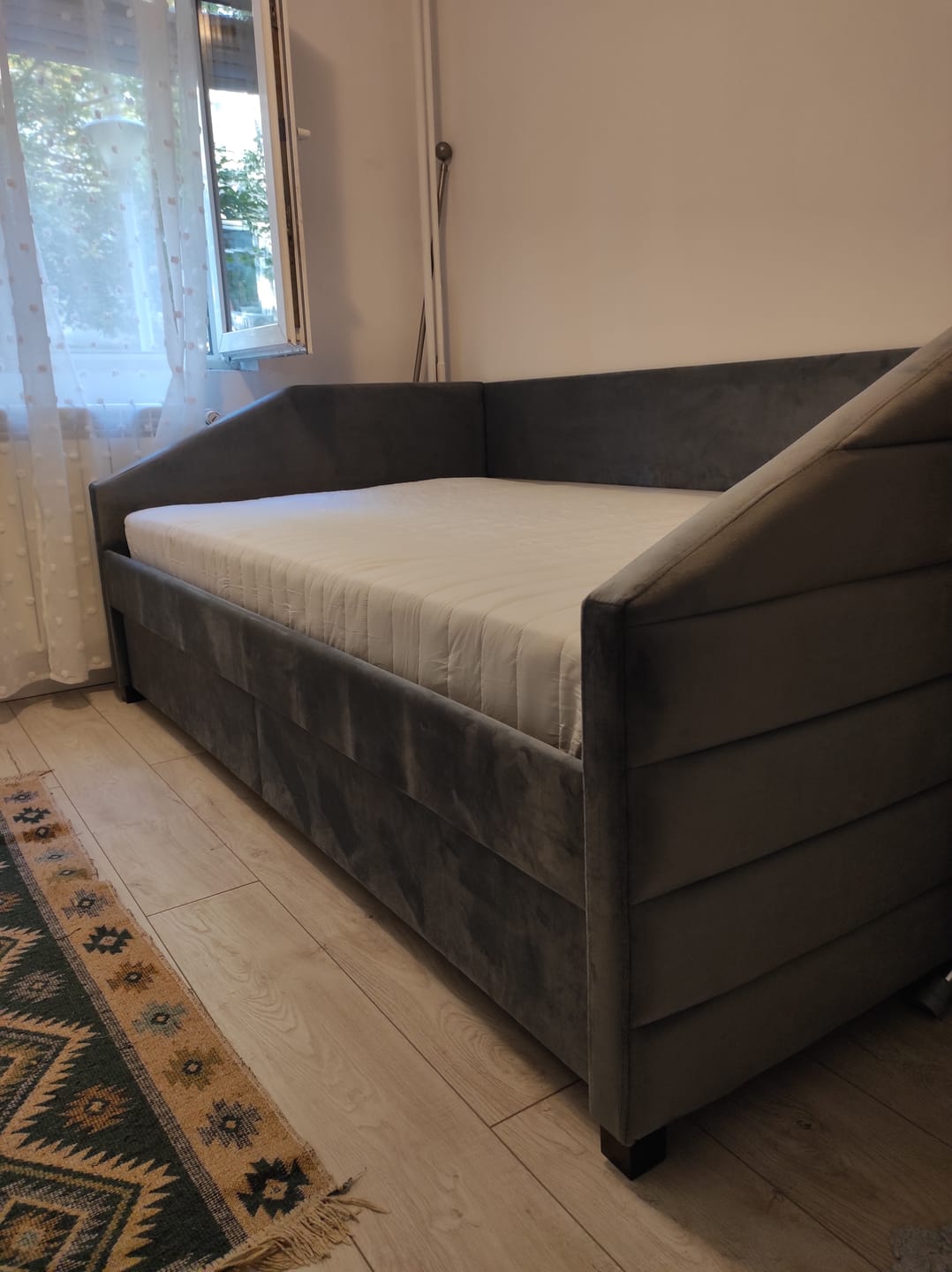 Customer photo review of Pat NADIA 120x200, stofa catifelata gri, cu somiera si sertare