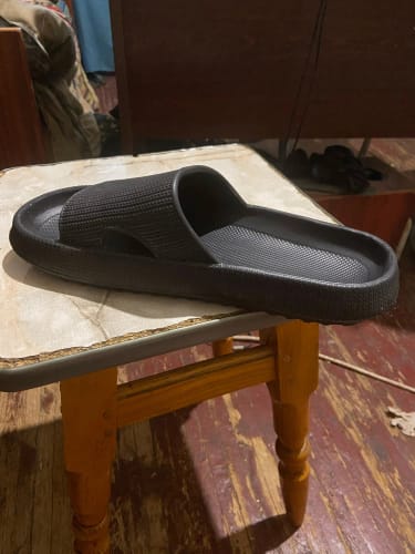 D M. review of Cloud Walk Cushioned Sliders image 1 out of 1