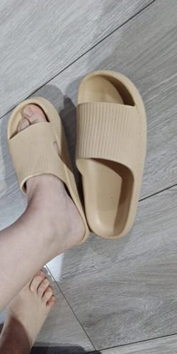 A R. review of Cloud Walk Cushioned Sliders image 1 out of 1