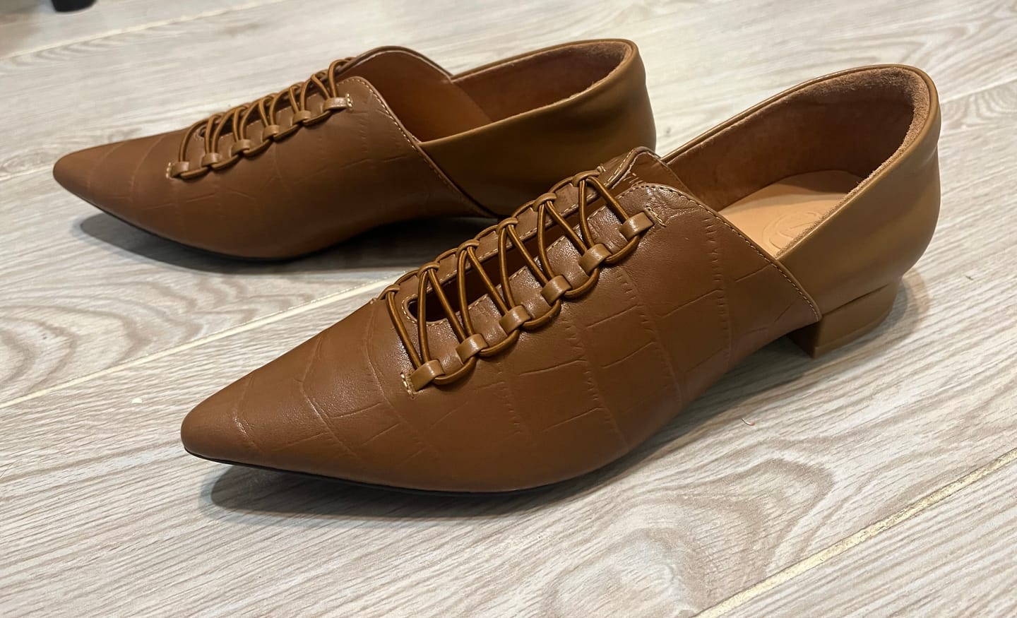 Customer photo review of Pointed Zip-Zap String Flats