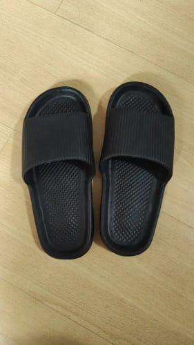 H A. review of Cloud Walk Cushioned Sliders image 1 out of 1